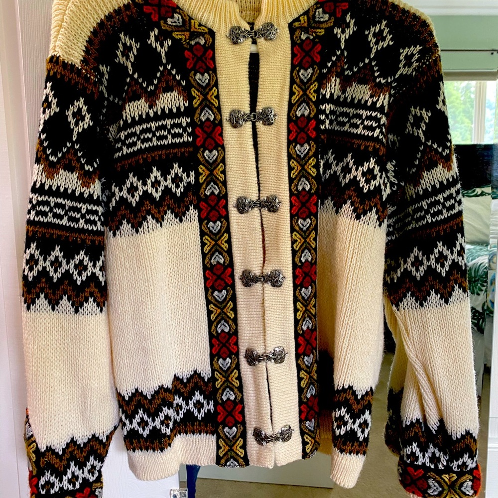 Northern 100% wool sweater